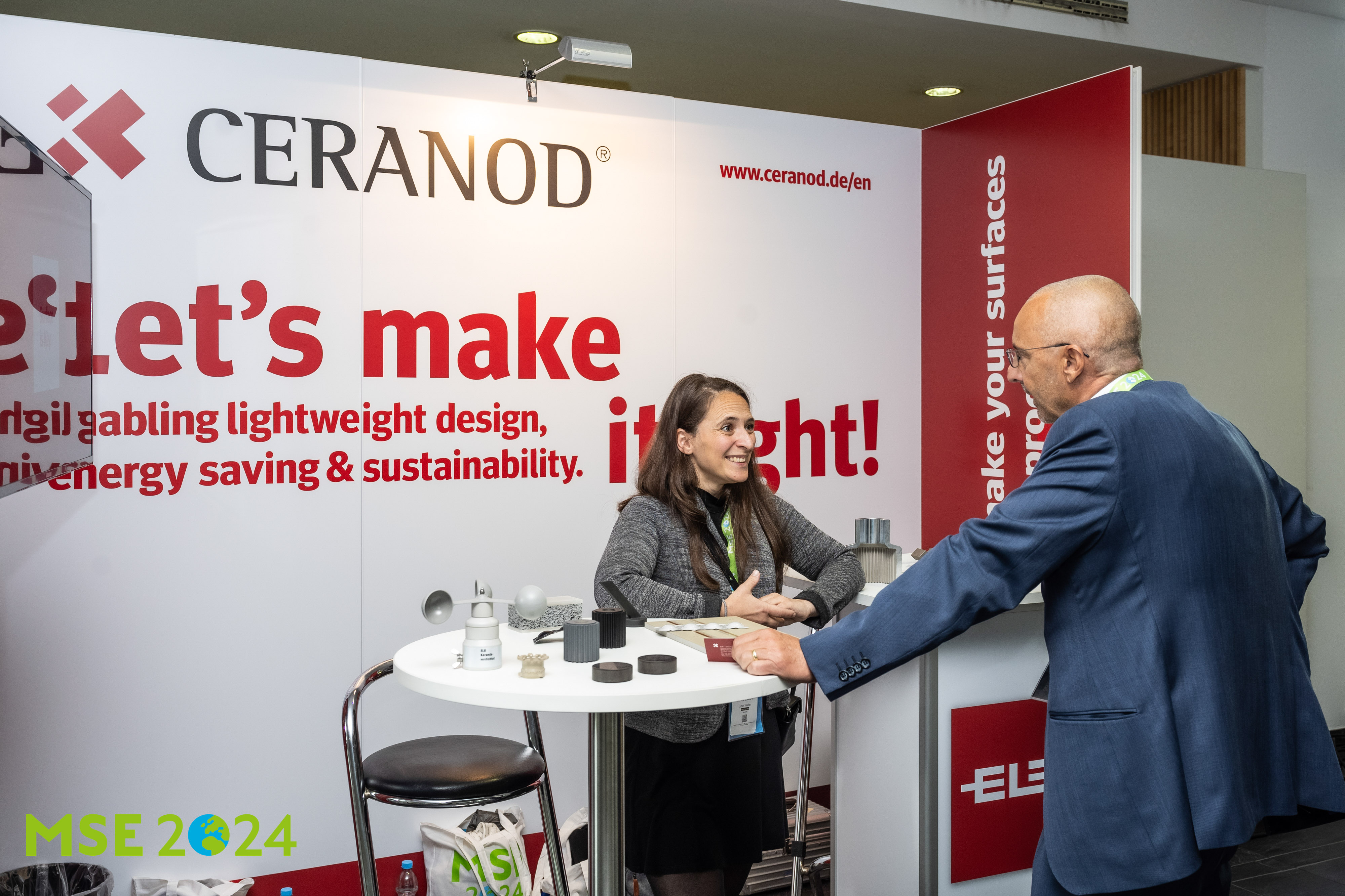 Gespräche am Messestand