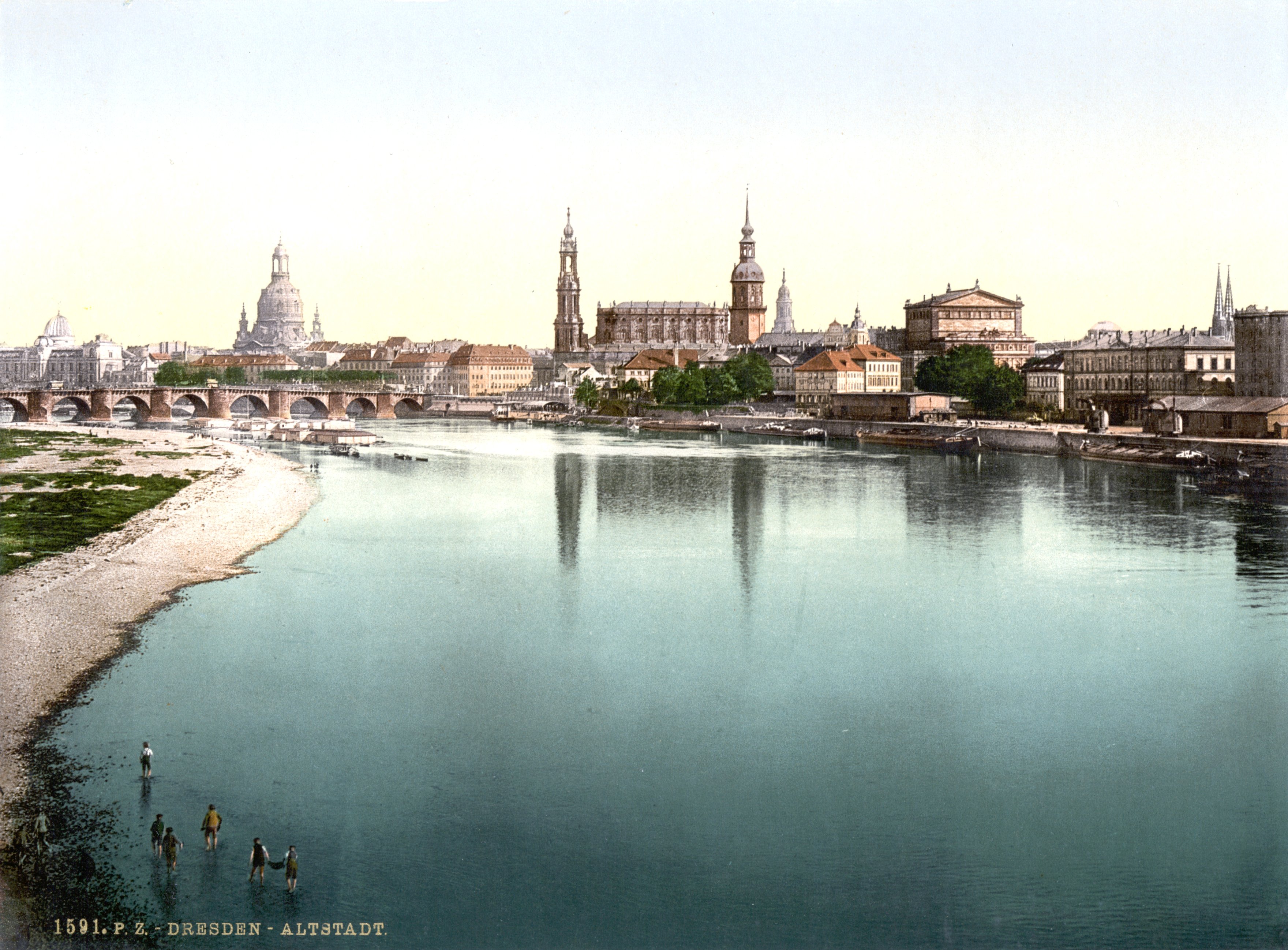 Dresden, view across the Elbe to the Altstadt